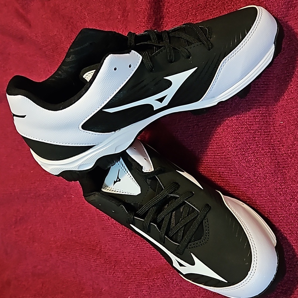 New Mizuno Softball 9 Spike Adv. Finch Franchise 7 Women's 10.5
